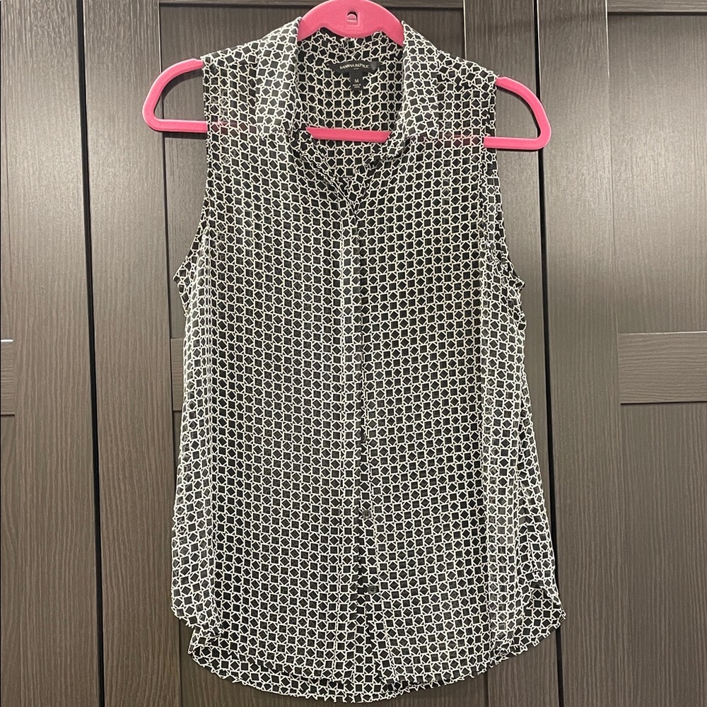 Banana Republic Monochrome Sleeveless Blouse